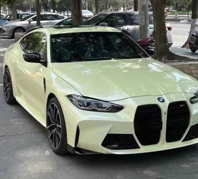 Macaron vanilla yellow