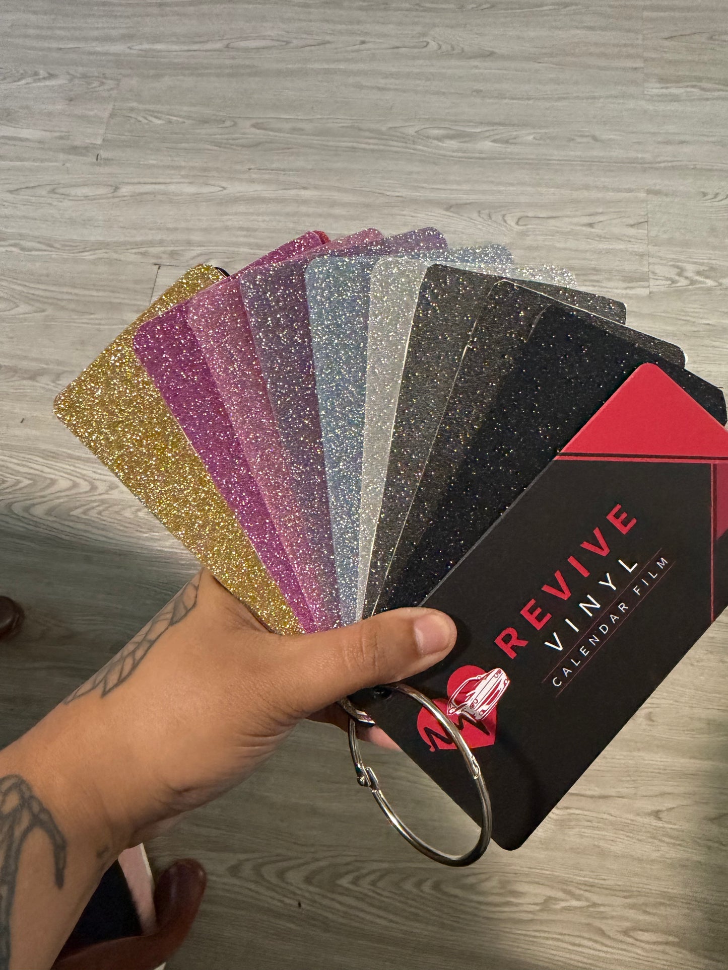 PREORDER Round 2 Glitter swatch book