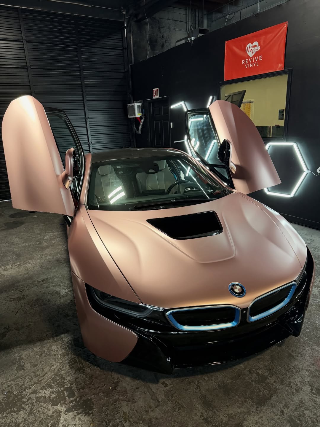 ROSE GOLD BMW I8